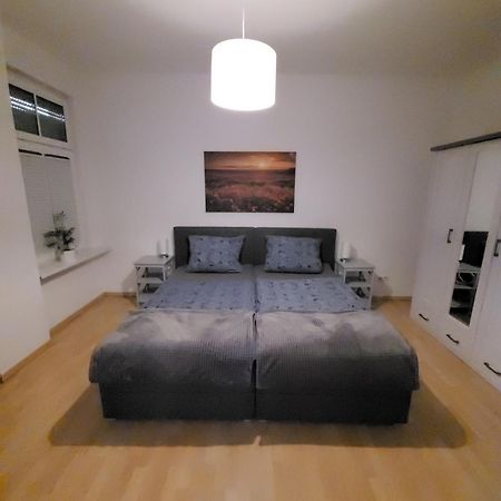 Wohnung In Oberhausen: Zentral & Ruhig, Eigener Eingang Оберхаузен Экстерьер фото