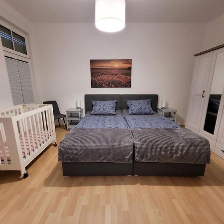Wohnung In Oberhausen: Zentral & Ruhig, Eigener Eingang Оберхаузен Экстерьер фото