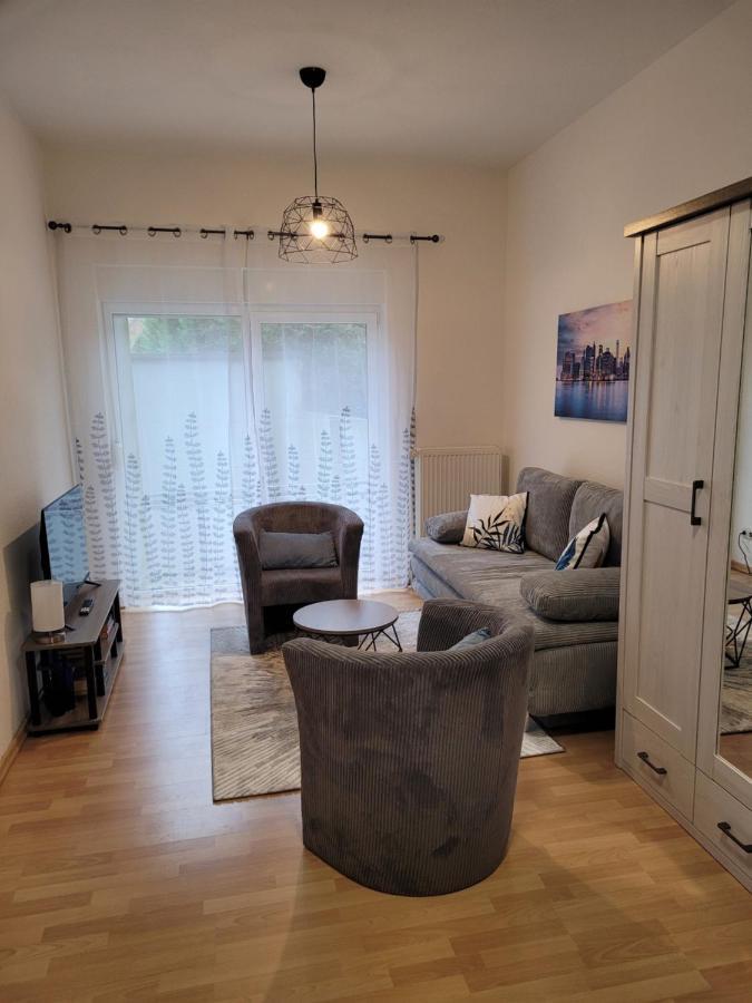 Wohnung In Oberhausen: Zentral & Ruhig, Eigener Eingang Оберхаузен Экстерьер фото
