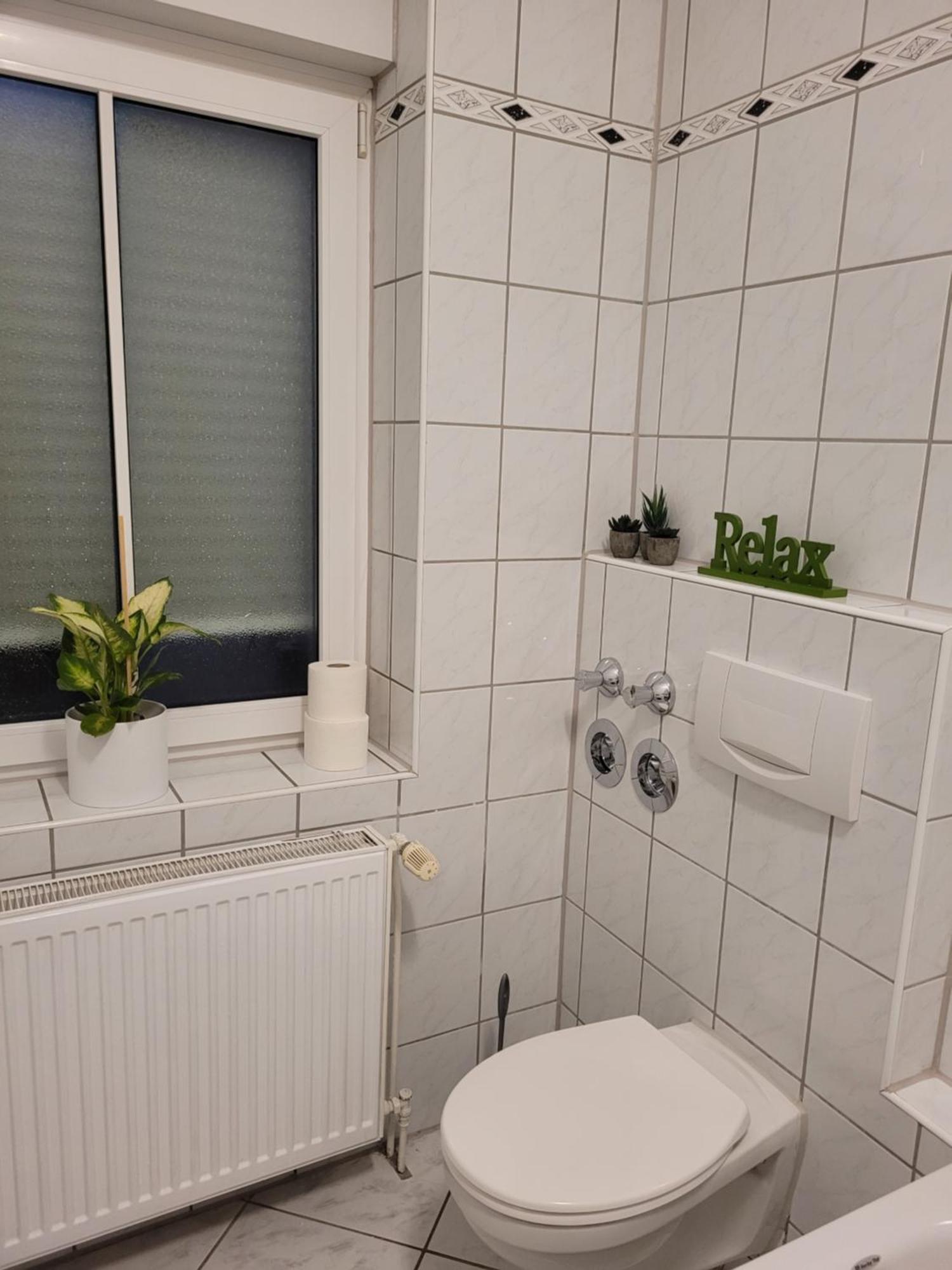 Wohnung In Oberhausen: Zentral & Ruhig, Eigener Eingang Оберхаузен Экстерьер фото
