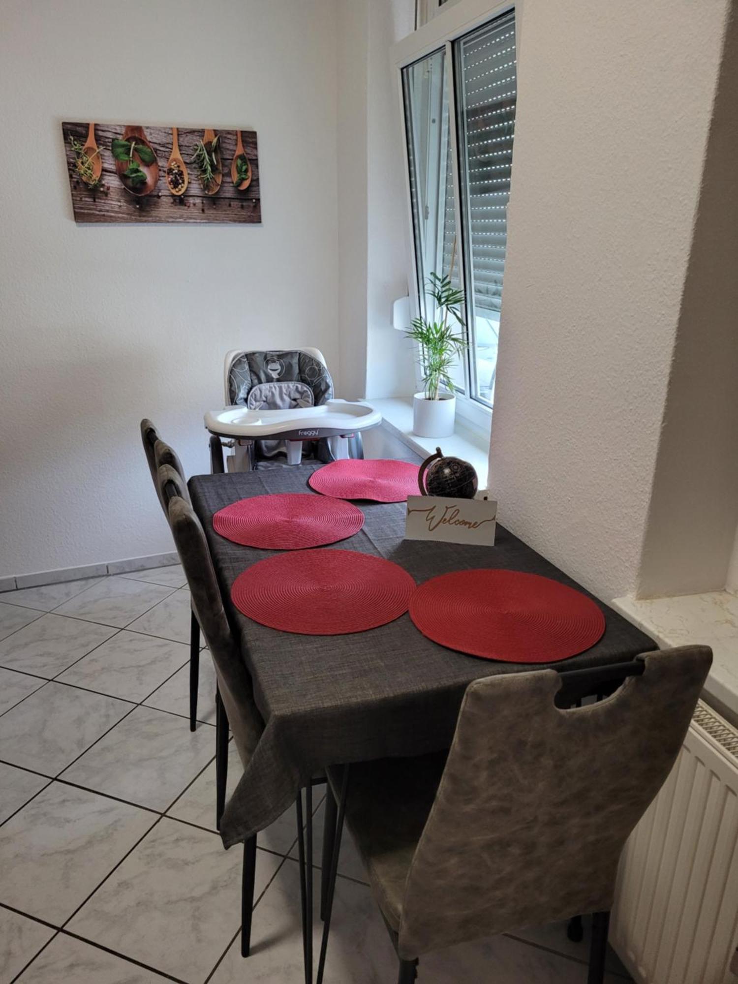 Wohnung In Oberhausen: Zentral & Ruhig, Eigener Eingang Оберхаузен Экстерьер фото